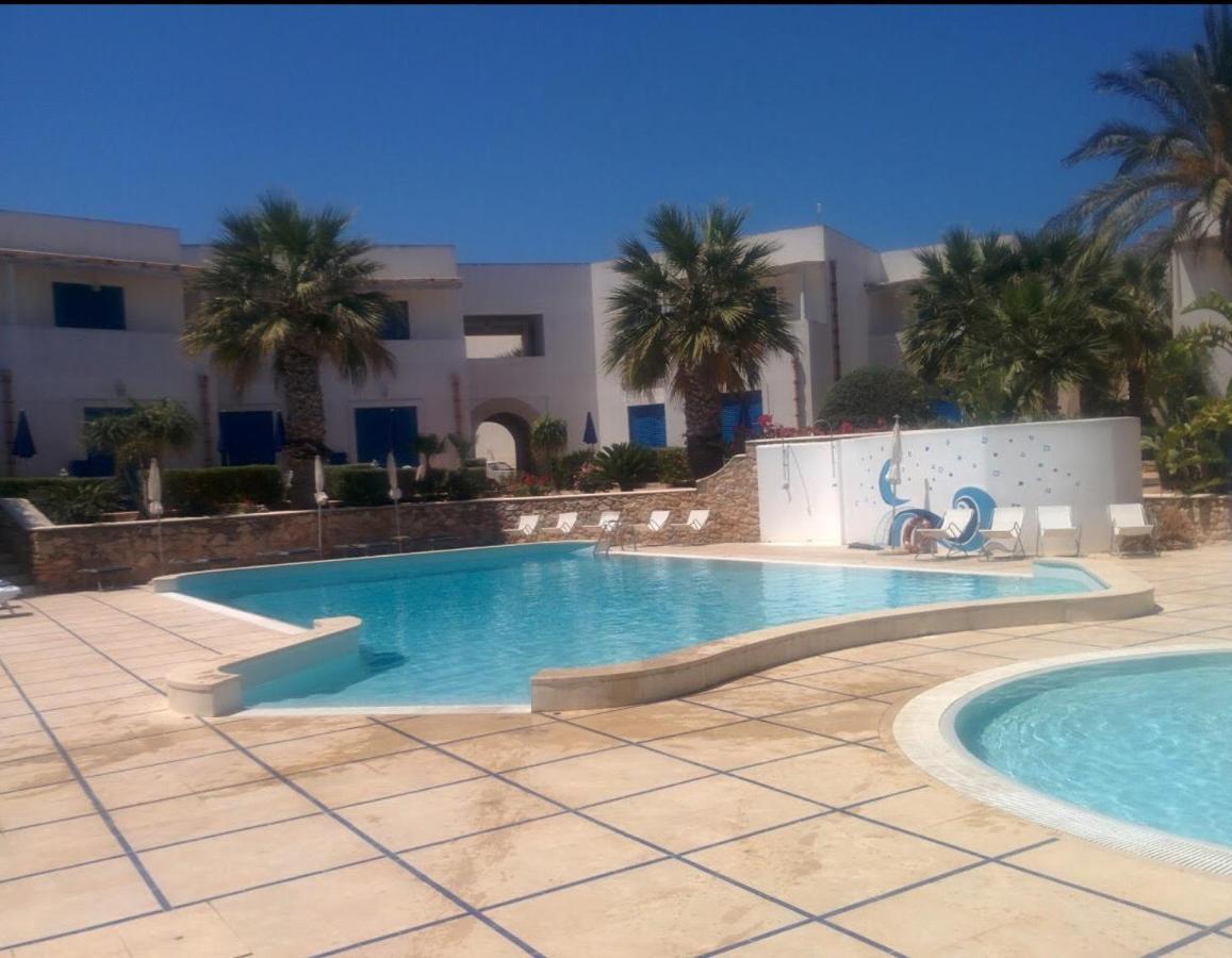 Resort Cala La Luna Favignana Exteriör bild