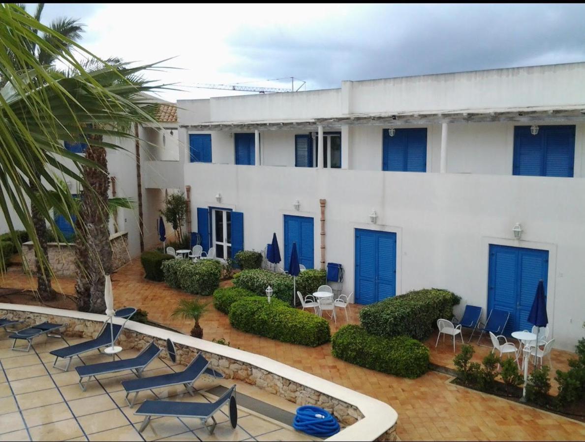 Resort Cala La Luna Favignana Exteriör bild