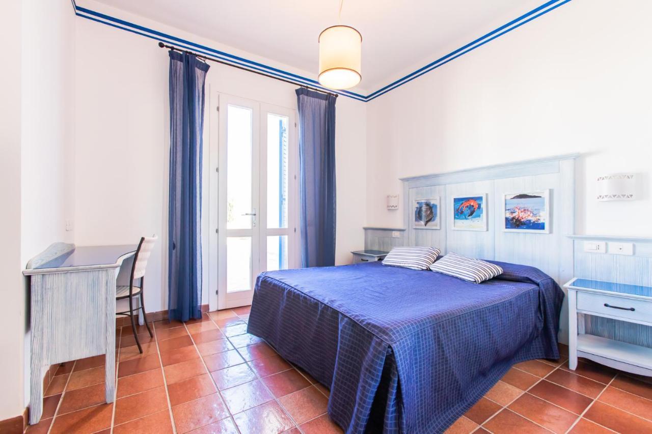 Resort Cala La Luna Favignana Exteriör bild
